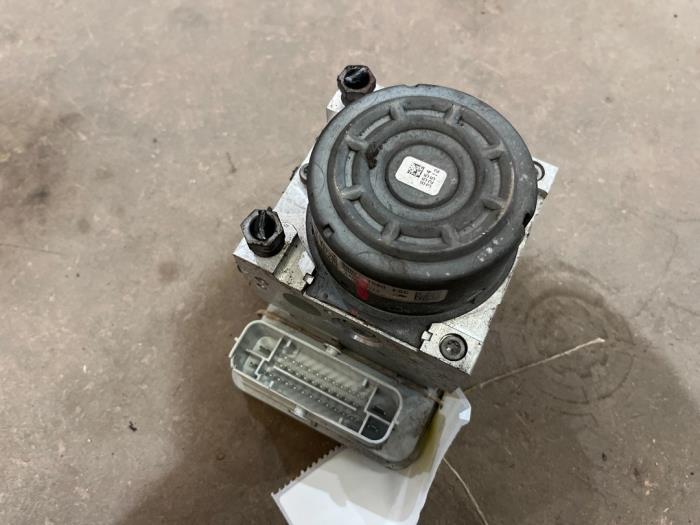 Usagé Pompe ABS Peugeot 208 I (CA/CC/CK/CL) 1.4 HDi Prix € 85,00 Règlement à la marge proposé par F. van den Mosselaar autodemontage