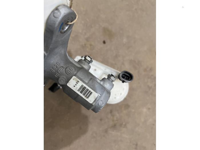 Master cylinder from a Fiat Panda (312) 0.9 TwinAir Turbo 80 2016