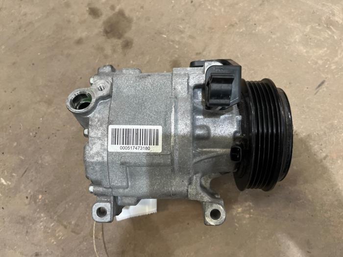 Używane Pompa klimatyzacji Fiat Panda (312) 0.9 TwinAir Turbo 80 Cena € 75,00 Procedura marży oferowane przez F. van den Mosselaar autodemontage