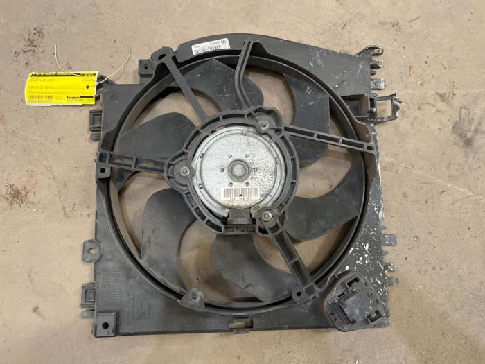 Gebrauchte Kühlrippe Renault Clio III (BR/CR) 1.5 dCi 70 Preis € 25,00 Margenregelung angeboten von F. van den Mosselaar autodemontage