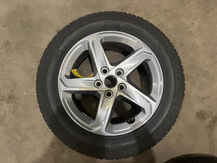 Kit jantes + pneus d'hivers d'un Ford Focus 4 1.5 EcoBoost 12V 150 2019