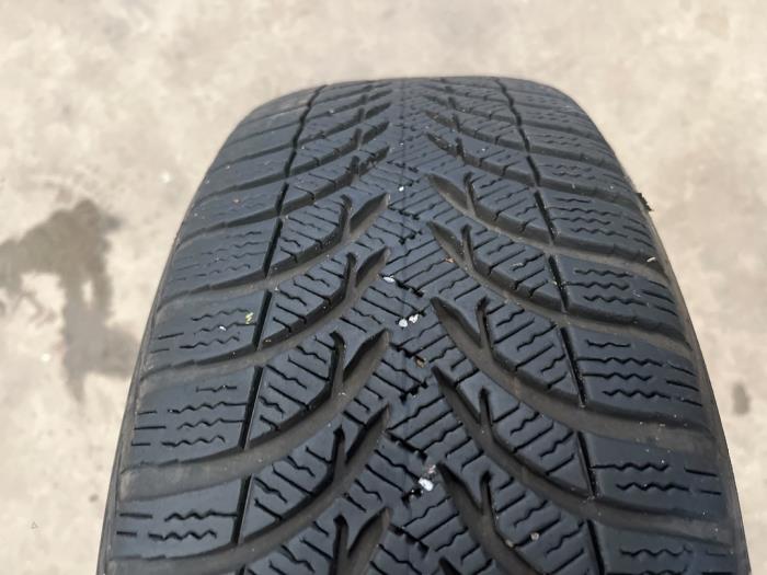 Juego de llantas y neumáticos de invierno de un Mercedes-Benz C (W205) C-180 1.6 16V 2014