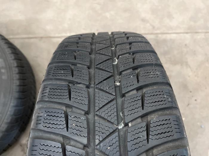 Set of wheels + winter tyres Renault Captur 1.2 TCE 16V EDC - 4X100 ...