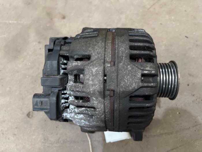 Begagnade Dynamo Volkswagen Touran (1T1/T2) 1.6 FSI 16V Pris € 35,00 Marginaltabell erbjuds av F. van den Mosselaar autodemontage