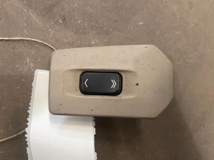 Usados Interruptor de ventanilla eléctrica Cadillac SRX 3.6 V6 24V AWD Precio € 15,00 Norma de margen ofrecido por F. van den Mosselaar autodemontage