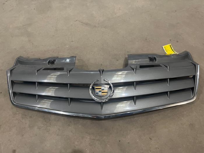 Używane Grill Cadillac SRX 3.6 V6 24V AWD Cena € 50,00 Procedura marży oferowane przez F. van den Mosselaar autodemontage