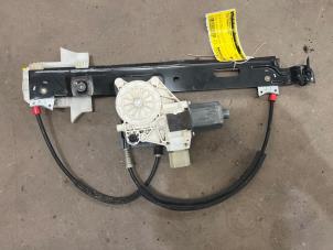 Begagnade Fönstermekanism för bakre dörr, 4-dörrars, höger Ford Mondeo IV Wagon 2.0 TDCi 130 16V Pris € 35,00 Marginaltabell erbjuds av F. van den Mosselaar autodemontage