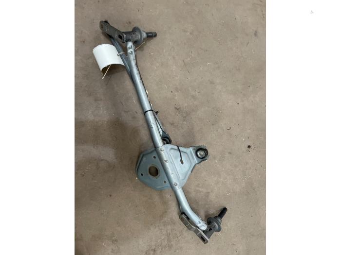 Wiper mechanism from a Renault Trafic New (FL) 2.0 dCi 16V 115 2012