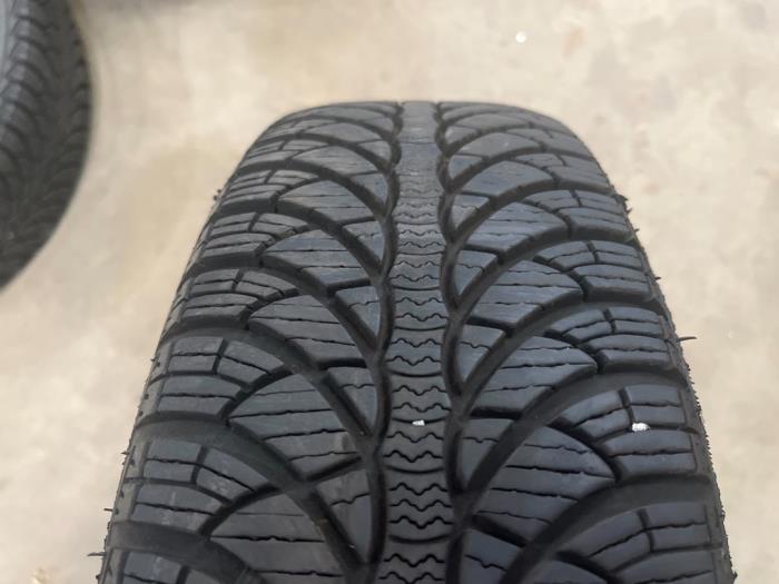 Set of wheels + winter tyres from a Seat Mii 1.0 12V 2016