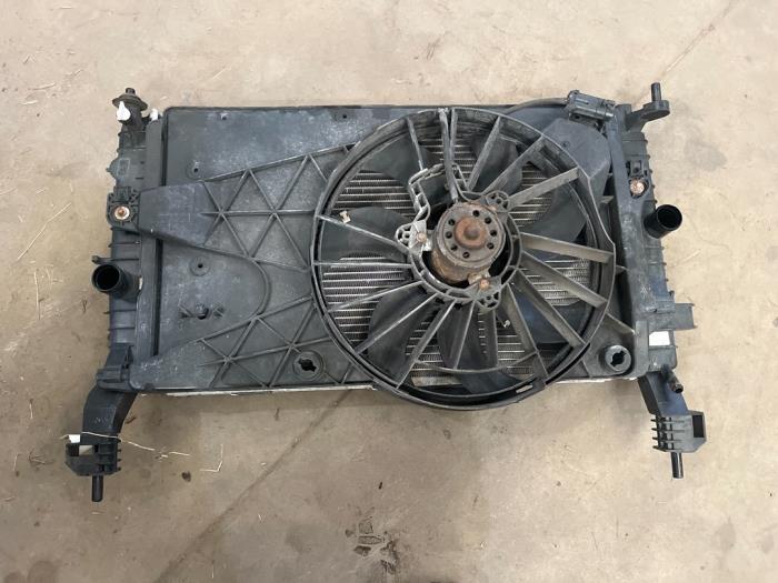 Gebrauchte Kühler Set Opel Meriva (A) 1.6 16V Preis € 70,00 Margenregelung angeboten von F. van den Mosselaar autodemontage