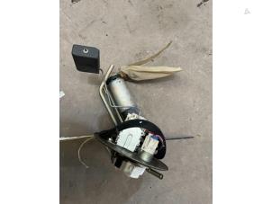 Usagé Pompe à carburant Mazda 323 (BA12) 1.5i 16V Prix € 15,00 Règlement à la marge proposé par F. van den Mosselaar autodemontage