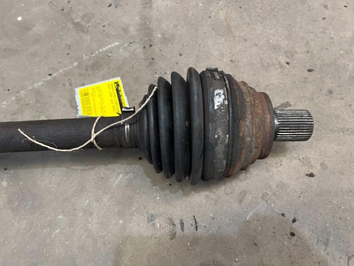 Front drive shaft, left from a Seat Leon (1P1) 1.9 TDI 105 2007
