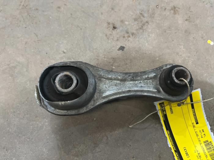 Usagé Support moteur Renault Clio IV (5R) 1.6 Turbo 16V RS 200 EDC Prix € 15,00 Règlement à la marge proposé par F. van den Mosselaar autodemontage