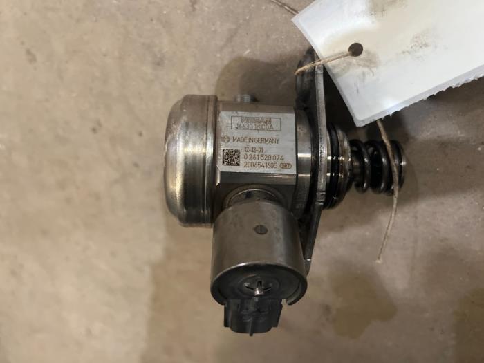 Mechanical fuel pump from a Renault Clio IV (5R) 1.6 Turbo 16V RS 200 EDC 2013