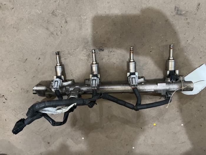 Usagé Système d'injection Renault Clio IV (5R) 1.6 Turbo 16V RS 200 EDC Prix € 125,00 Règlement à la marge proposé par F. van den Mosselaar autodemontage