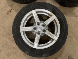 Used Set of wheels + winter tyres Kia Cee'd (JDB5) 1.6 CRDi 16V VGT Price € 200,00 Margin scheme offered by F. van den Mosselaar autodemontage