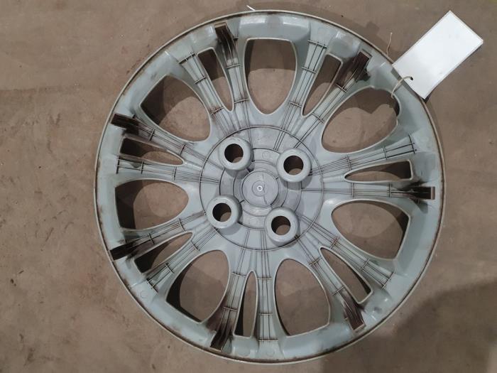 Wheel cover (spare) from a Hyundai i20 1.2i 16V 2009