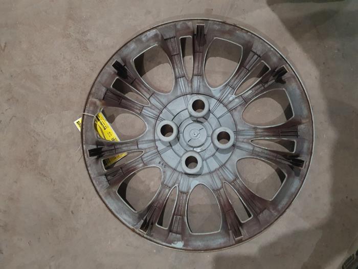 Wheel cover (spare) from a Hyundai i20 1.2i 16V 2009