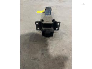 Motorlager van een Ford Transit 2.0 TDCi 16V 260S 2003
