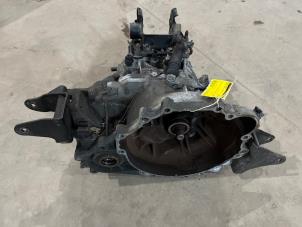 Used Gearbox Hyundai Tucson (JM) 2.0 CRDi 16V 4x2 Price € 250,00 Margin scheme offered by F. van den Mosselaar autodemontage