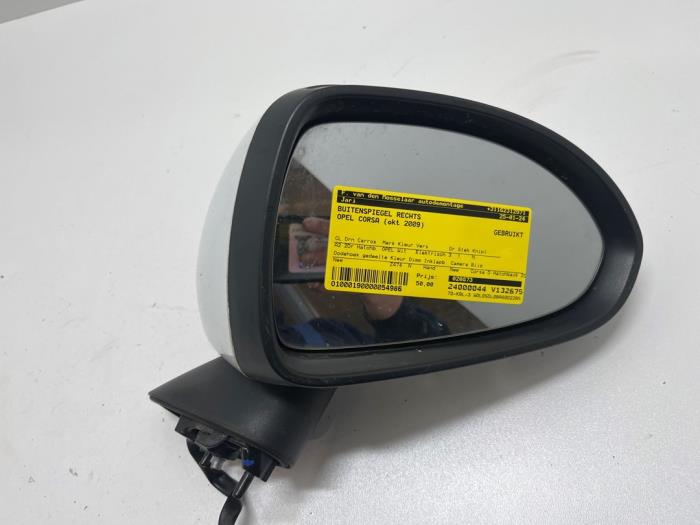 Wing mirror, right from a Opel Corsa D 1.4 16V Twinport 2009