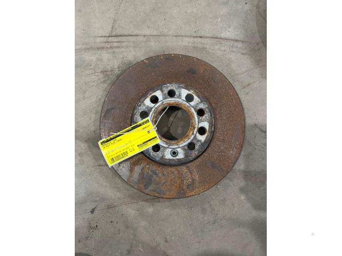 Front brake disc from a Volkswagen Golf Plus (5M1/1KP) 1.9 TDI 105 2008