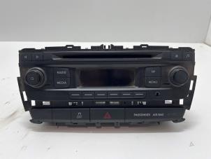 Gebrauchte Radio CD Spieler Seat Ibiza IV (6J5) 1.2 12V Preis € 25,00 Margenregelung angeboten von F. van den Mosselaar autodemontage