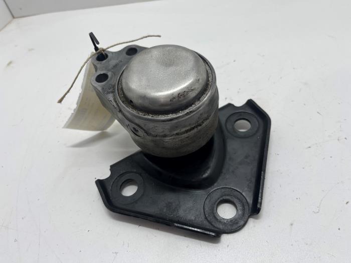 Used Engine mount Ford Fiesta 5 (JD/JH) 1.3 Price € 15,00 Margin scheme offered by F. van den Mosselaar autodemontage