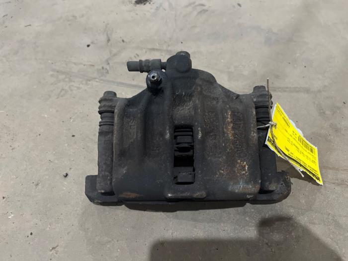 Gebrauchte Bremszange rechts vorne Landrover Freelander Hard Top 1.8 16V Preis € 25,00 Margenregelung angeboten von F. van den Mosselaar autodemontage