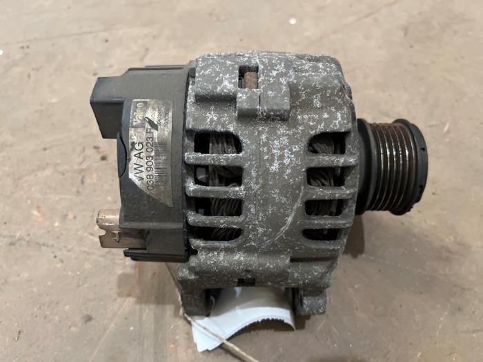 Gebrauchte Dynamo Volkswagen CrossPolo (9N3) 1.9 TDI Preis € 50,00 Margenregelung angeboten von F. van den Mosselaar autodemontage