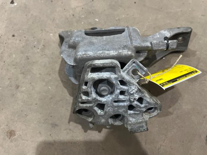 Gebrauchte Motorlager Mini Mini (R56) 1.6 16V Cooper Preis € 15,00 Margenregelung angeboten von F. van den Mosselaar autodemontage