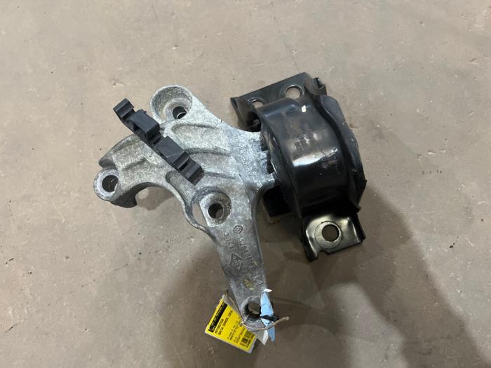 Used Engine mount Dacia Dokker Express (8S) 1.5 dCi 90 Price € 15,00 Margin scheme offered by F. van den Mosselaar autodemontage