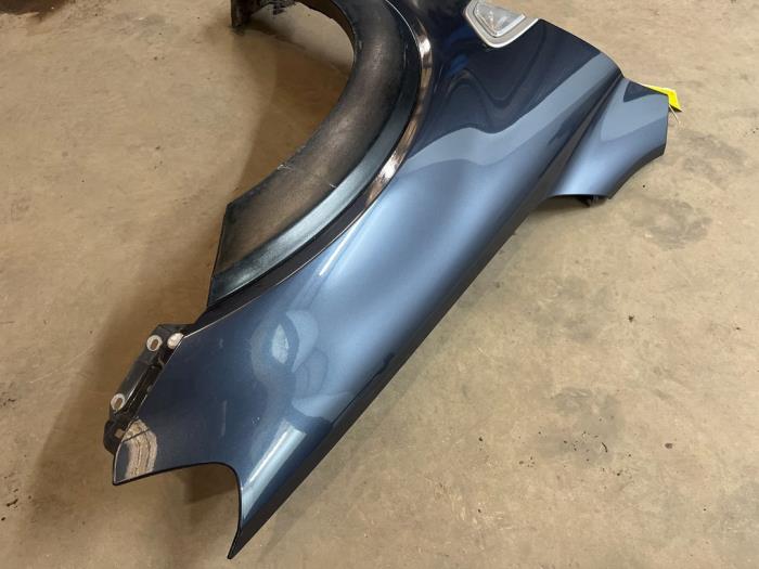 Front wing, right from a Chevrolet Captiva (C100) 2.4 16V 4x2 2006