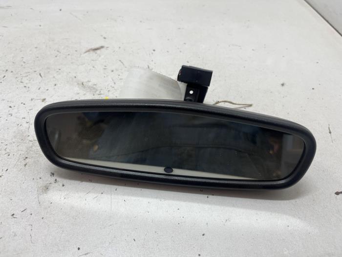 Używane Lusterko wewnetrzne Opel Insignia Grand Sport 1.5 Turbo 16V 165 Cena € 20,00 Procedura marży oferowane przez F. van den Mosselaar autodemontage