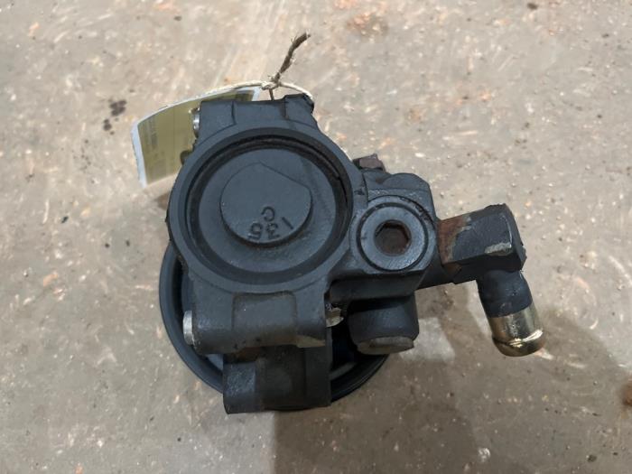 Usagé Pompe de direction Ford Fusion 1.4 16V Prix € 35,00 Règlement à la marge proposé par F. van den Mosselaar autodemontage