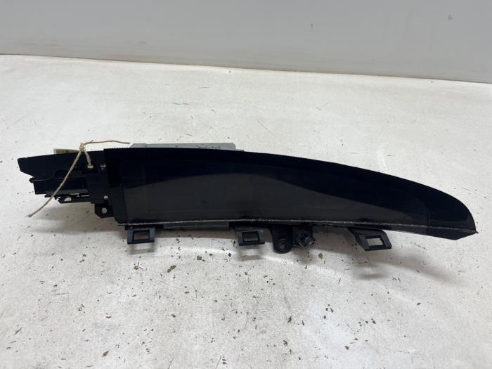 Begagnade Innerdisplay Mazda 3 Sport (BL14/BLA4/BLB4) 1.6i MZR 16V Pris € 50,00 Marginaltabell erbjuds av F. van den Mosselaar autodemontage