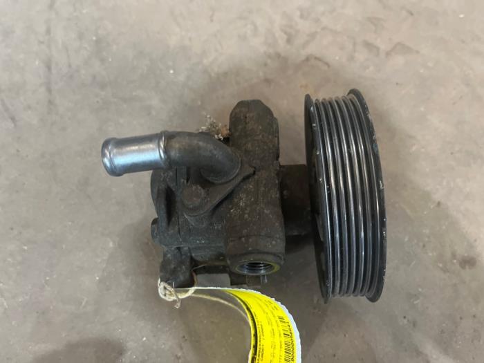 Usagé Pompe de direction Volkswagen Caddy III (2KA,2KH,2CA,2CH) 2.0 SDI Prix € 35,00 Règlement à la marge proposé par F. van den Mosselaar autodemontage