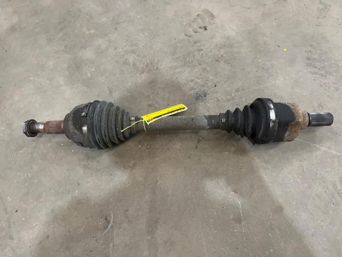 Gebrauchte Antriebswelle links vorne Peugeot 508 SW (8E/8U) 2.0 HDiF 16V Autom. Preis € 50,00 Margenregelung angeboten von F. van den Mosselaar autodemontage