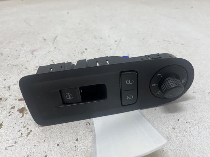 Usados Interruptor combinado de ventanillas Seat Mii 1.0 12V Precio € 20,00 Norma de margen ofrecido por F. van den Mosselaar autodemontage