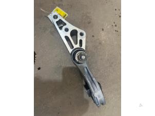 Engine mount from a Opel Combo 1.6 CDTI 16V 2017