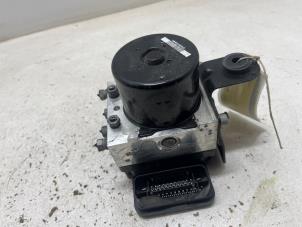 Usados Bomba ABS Opel Combo 1.6 CDTI 16V Precio € 60,00 Norma de margen ofrecido por F. van den Mosselaar autodemontage