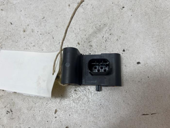 Begagnade Airbagsensor BMW 3 serie (E93) 320i 16V Pris € 10,00 Marginaltabell erbjuds av F. van den Mosselaar autodemontage
