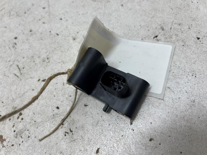 Begagnade Airbagsensor BMW 3 serie (E93) 320i 16V Pris € 10,00 Marginaltabell erbjuds av F. van den Mosselaar autodemontage