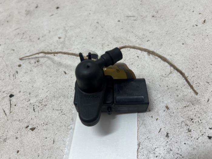Gebrauchte Map Sensor (Einlasskrümmer) BMW 3 serie (E93) 320i 16V Preis € 10,00 Margenregelung angeboten von F. van den Mosselaar autodemontage