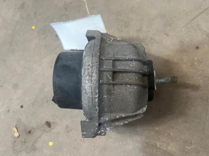 Used Engine mount BMW 3 serie (E93) 320i 16V Price € 25,00 Margin scheme offered by F. van den Mosselaar autodemontage