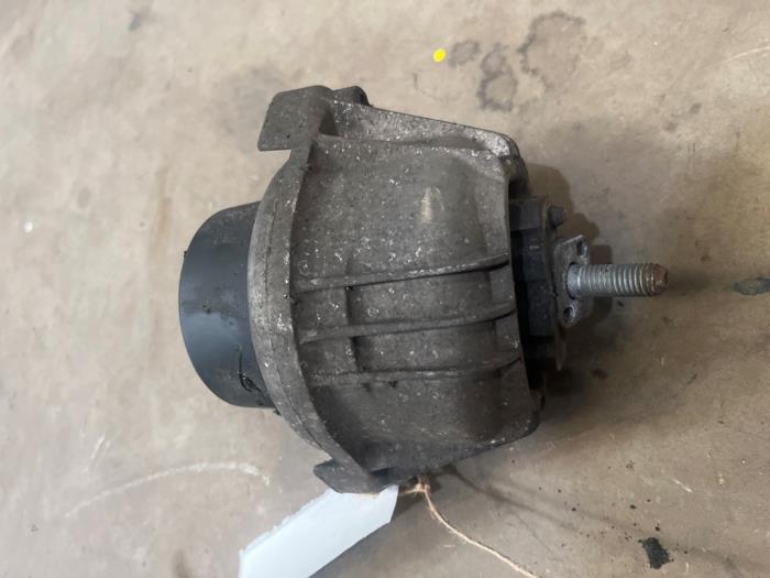 Used Engine mount BMW 3 serie (E93) 320i 16V Price € 25,00 Margin scheme offered by F. van den Mosselaar autodemontage