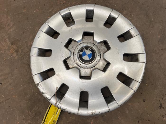 Używane Kolpak BMW 3 serie (E36/4) 316i Cena € 10,00 Procedura marży oferowane przez F. van den Mosselaar autodemontage