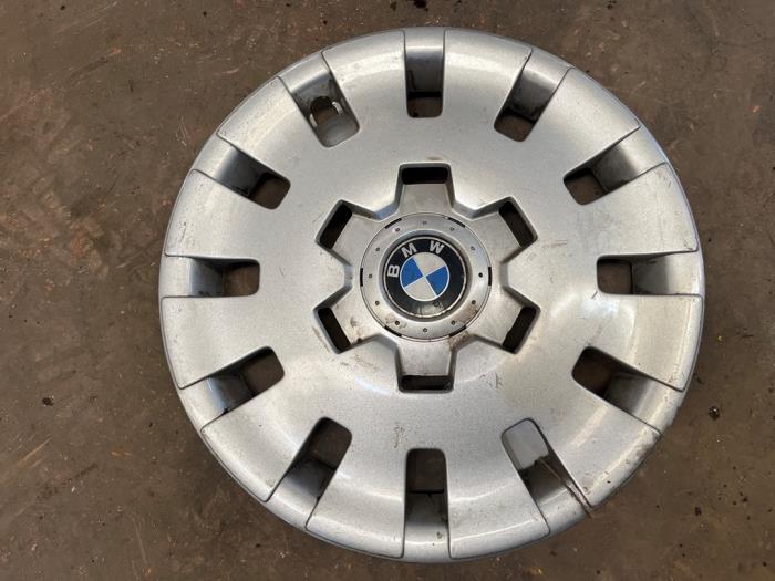 Używane Kolpak BMW 3 serie (E36/4) 316i Cena € 10,00 Procedura marży oferowane przez F. van den Mosselaar autodemontage