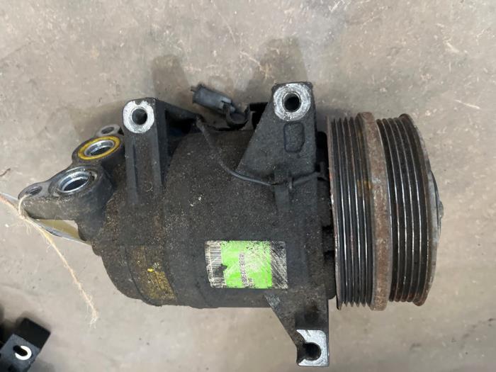 Usagé Compresseur de clim Volvo S40 (MS) 2.5 T5 20V Prix € 75,00 Règlement à la marge proposé par F. van den Mosselaar autodemontage