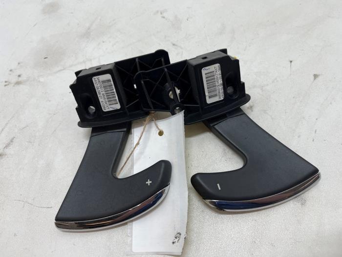 Usagé Kit manettes de commande Citroen C4 Grand Picasso (UA) 1.6 16V THP Sensodrive,GT THP Prix € 20,00 Règlement à la marge proposé par F. van den Mosselaar autodemontage